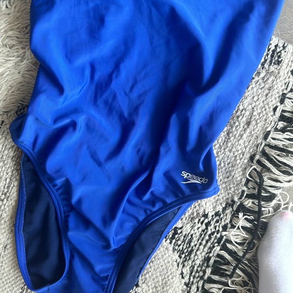 Women’s Speedo - Picture 2 of 4